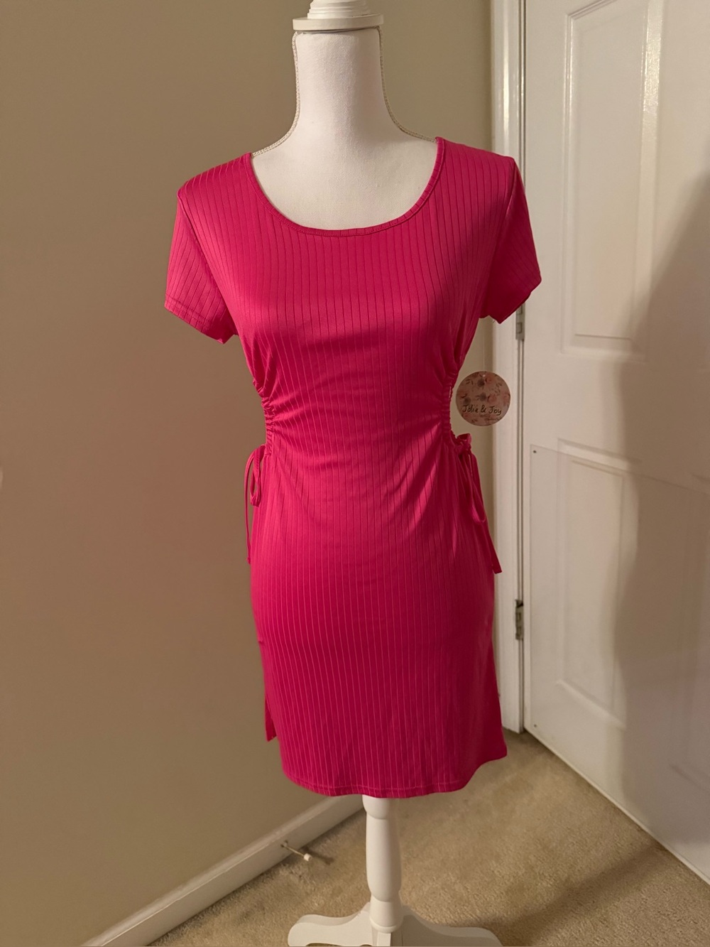 Women's Fuchsia Ribbed Side-Tie Short Sleeve Dress Jolie and Joy size large